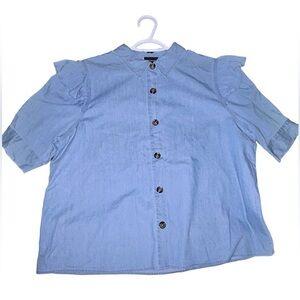 Who What Wear NWOT Women Blue Chambray Short Sleeve Ruffle Shoulder Top XL